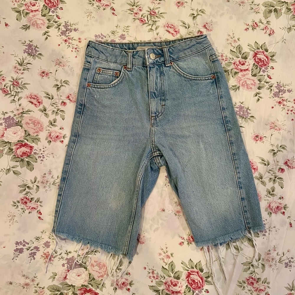 TOPSHOP DENIM SHORTS US 2
